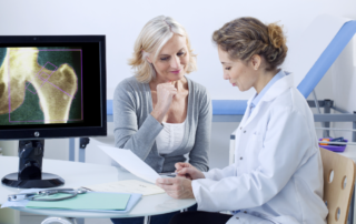 Osteoporose na menopausa: conheça o exame indicado!